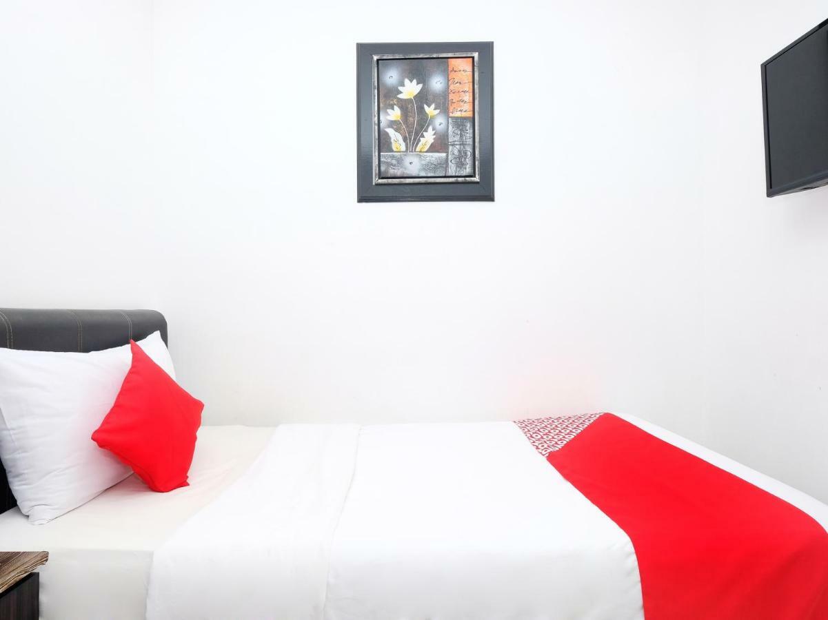 Oyo 711 Tawaquf Inn Kampong Telaga Batin Екстериор снимка