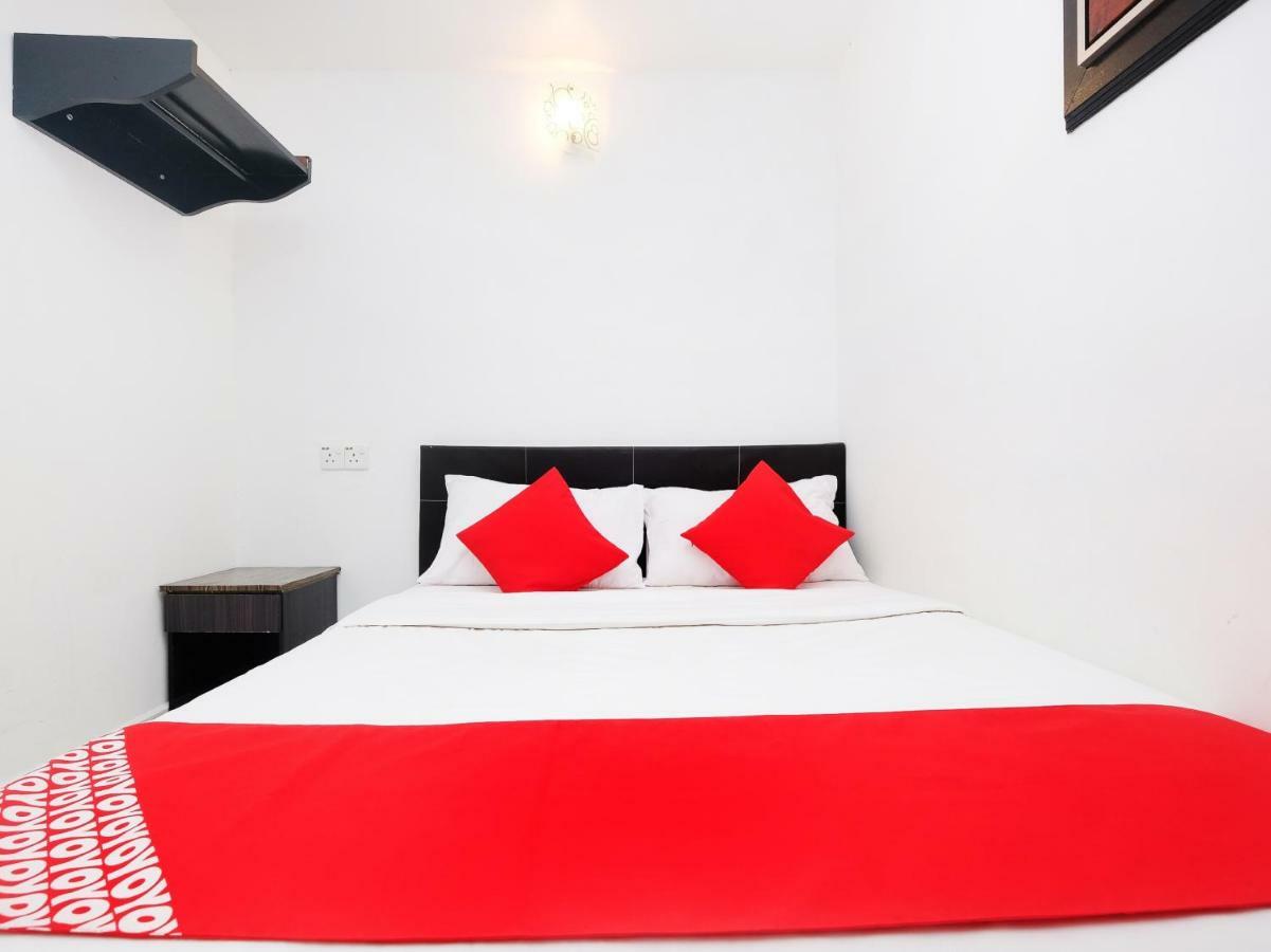 Oyo 711 Tawaquf Inn Kampong Telaga Batin Екстериор снимка