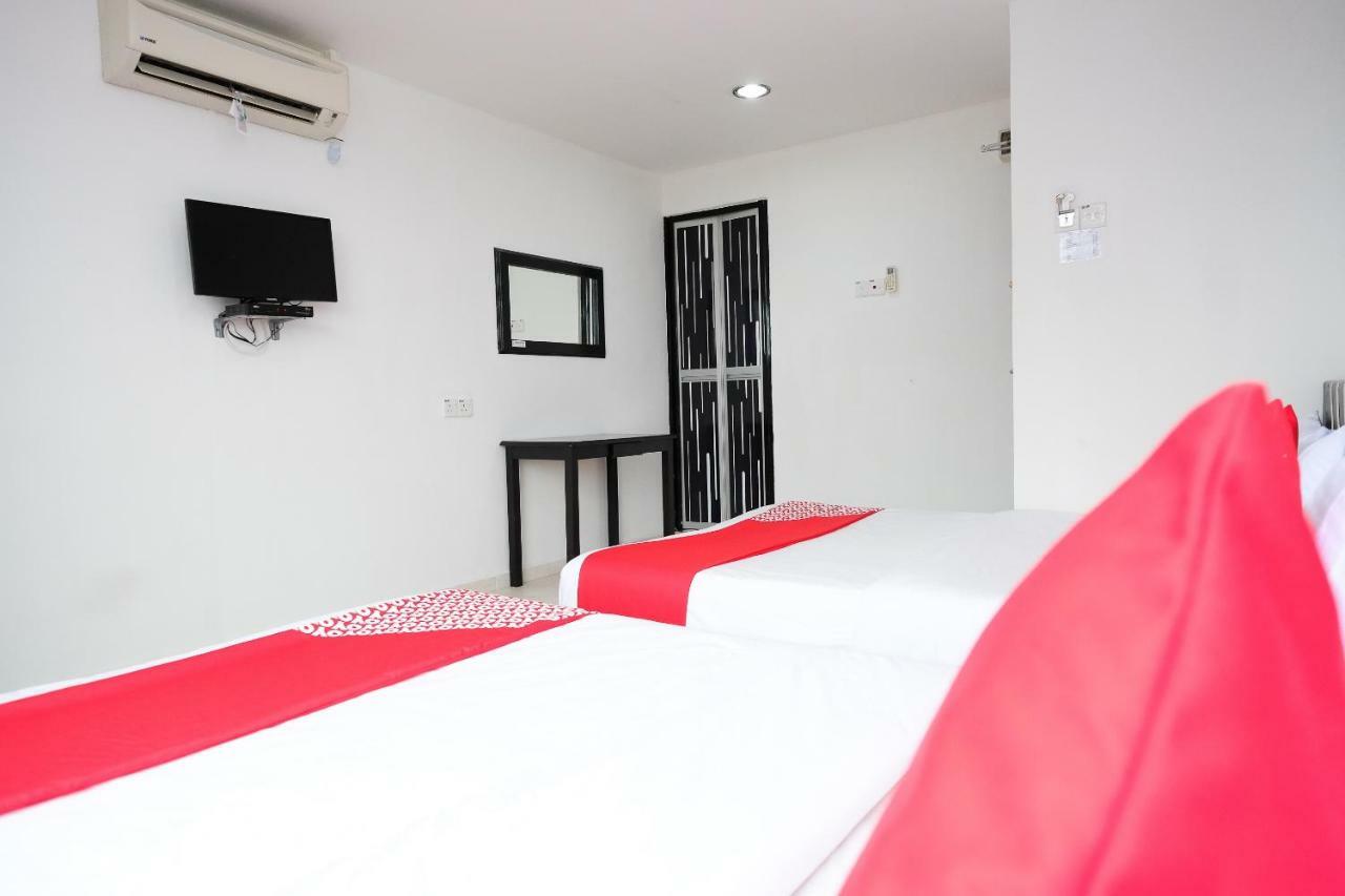 Oyo 711 Tawaquf Inn Kampong Telaga Batin Екстериор снимка