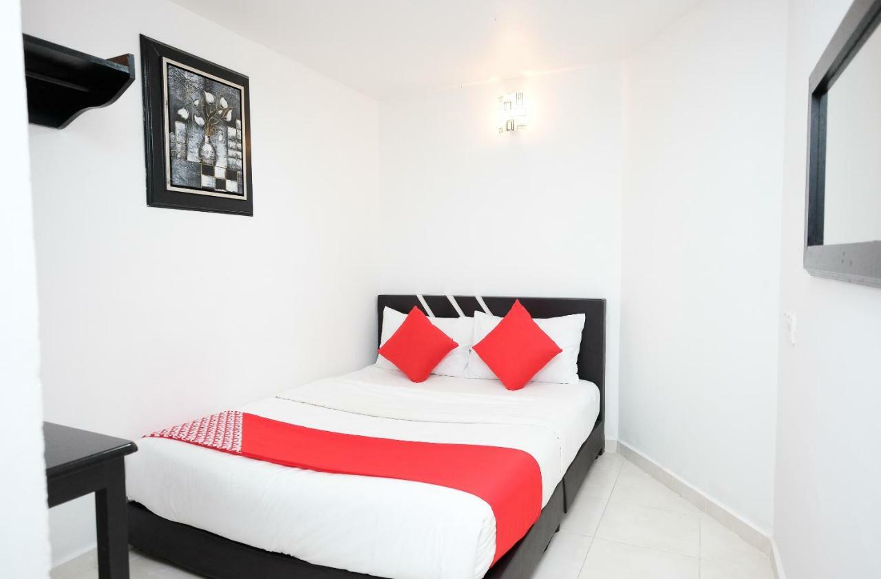 Oyo 711 Tawaquf Inn Kampong Telaga Batin Екстериор снимка